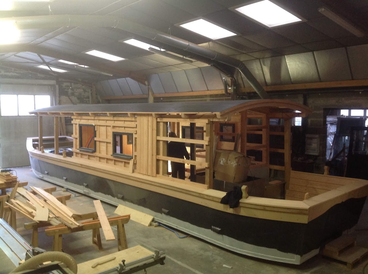 Construction d'un bateau de Loire sur mesure en bois.